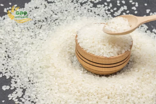 Japonica rice grains are naturally white