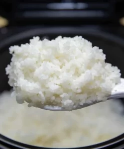 Jasmine broken rice is easy to cook