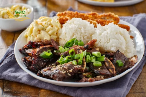 The savory dish is paired with rice cooked from Lai Mien rice